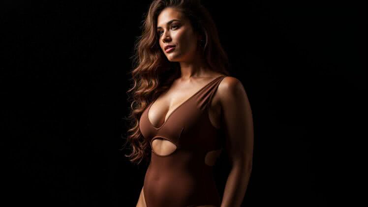 Seksowna bielizna – jak idealnie dopasować brązowe body modelujące do figury i fryzury