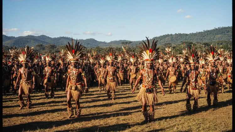 Kulturowy kalejdoskop Papui-Nowej Gwinei – niezwykły i tłumny Festiwal Mount Hagen